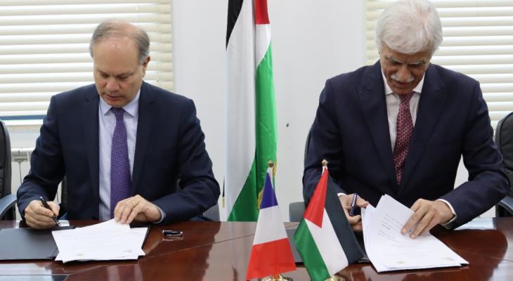 توقيع اتفاقية لتنظيم امتحانات "الدلف" في اللغة الفرنسية بالمدارس الفلسطينية