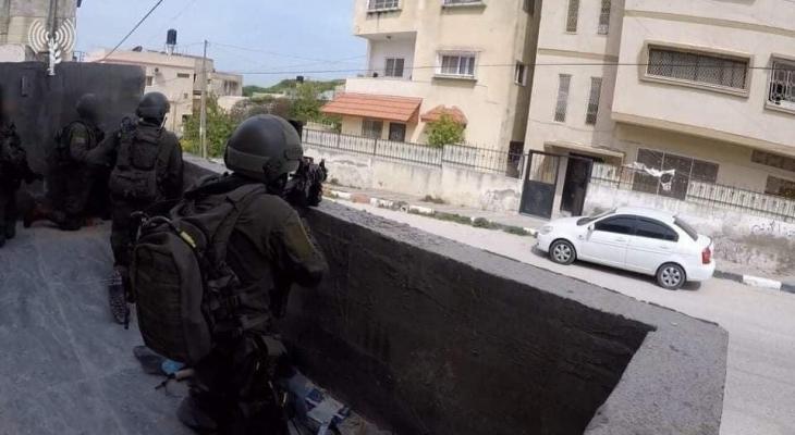القدس: الاحتلال يقتحم منزل الأسير المحرر صهيب الأعور في سلوان