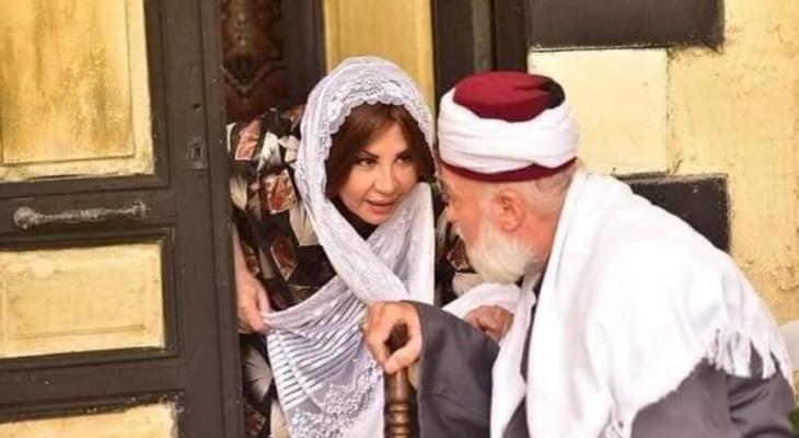 "ام بشير" تعلنها وتوافق على الزواج من شيخ "باب الحارة"! مشهد تصدر التريند
