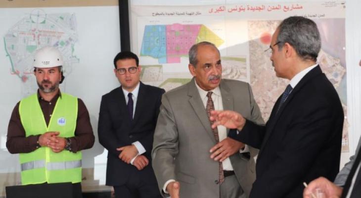 وزير الأشغال العامة يُجري زيارة لعدد من مشاريع البنية التحتية في تونس