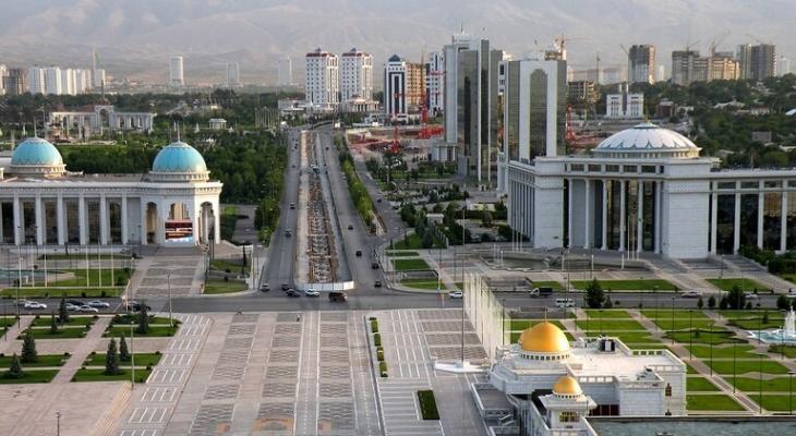 إقامة نصب تذكاري في تركمانستان لحصان الرئيس السابق بيردي محمدوف