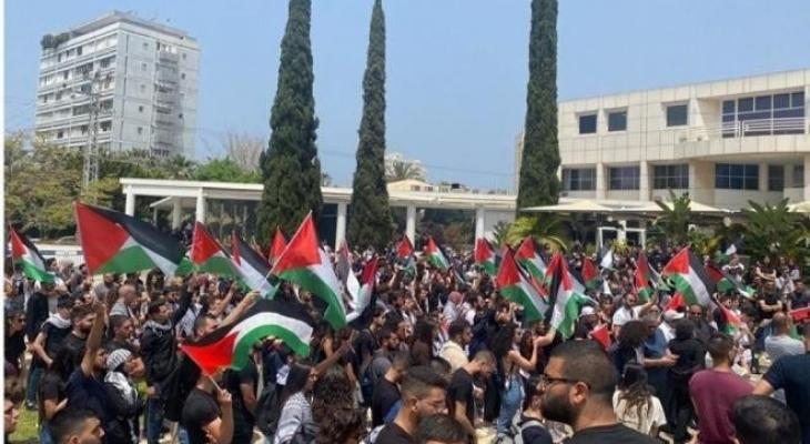 العلم الفلسطيني داخل إحدى الجامعات الإسرائيلية