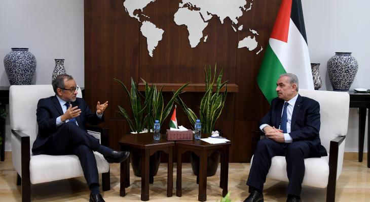 اشتية يستقبل المدير العالمي للتعليم في البنك الدوليّ