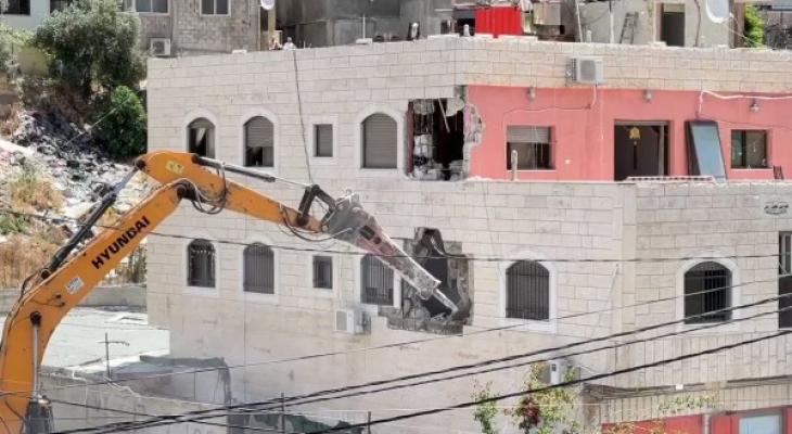 قوات الاحتلال تهدم منزلاً في بلدة سلوان بالقدس 