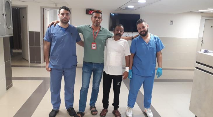 إجراء عملية جراحية ضخمة على الشريان الأبهر البطني في مستشفى القدس بغزّة