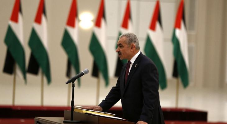 قناة عبرية: الرئيس عباس أبلغ مقربيه عن نيته إقالة اشتية