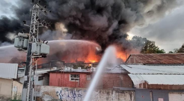انفجارات وحريق كبير بمجمع يحتوي على مواد خطيرة في حيفا