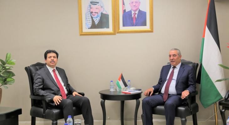 حسين الشيخ يلتقي بالسفير التونسي لدى فلسطين 