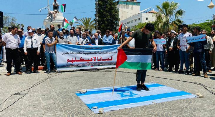 بالصور: الفصائل بغزّة تُنظم وقفة بمناسبة ذكرى النكسة ورفضًا للعدوان على الأقصى