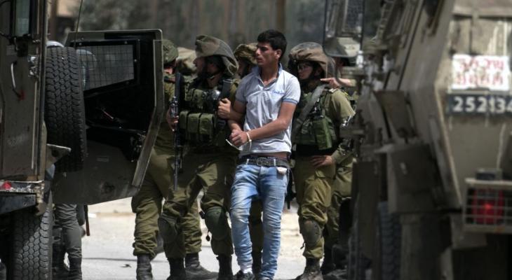 الاحتلال يعتقل شابًا من مدينة الخليل