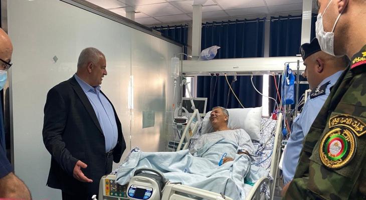 وزير الداخلية يُجري زيارة لمصابي اعتداء أمس في نابلس 