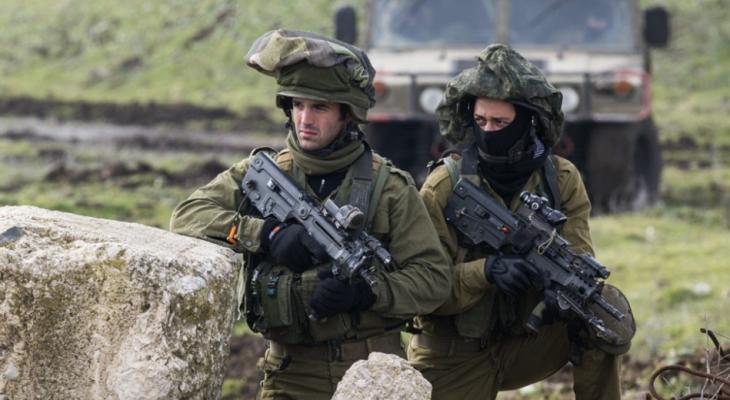 الاحتلال يزعم تعليق خدمة 3 جنود من كتيبة "نيتساح يهودا" على خلفية ضرب الفلسطينيين