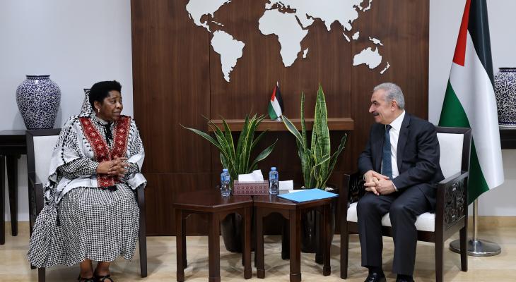 اشتية يستقبل نائبة وزيرة الخارجية في جمهورية جنوب أفريقيا.jpg