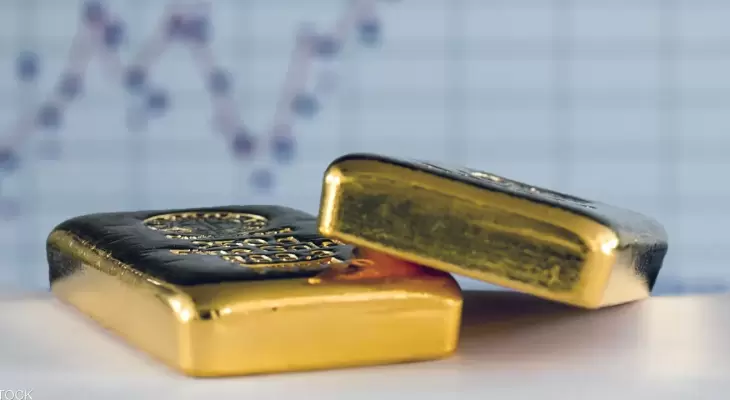 الذهب يتراجع مع زيادة توقعات رفع الفائدة بـ 75 نقطة أساس