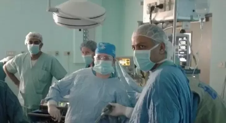 وفد طبي أمريكي يصل غزّة لإجراء عمليات جراحية معقدة