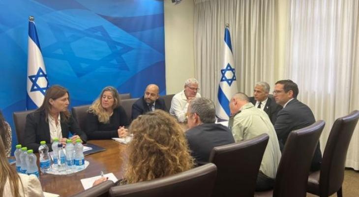لابيد يكشف تفاصيل جلسة مشاورات أجراها مع مسؤولين "إسرائيليين"