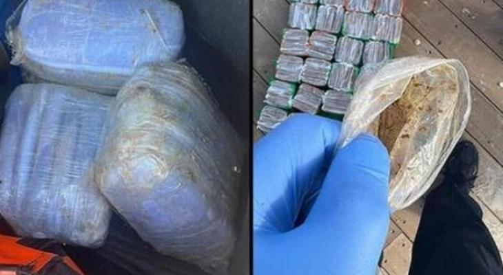 شرطة الاحتلال تُعلن العثور على عبوات تحتوي على مخدرات في شواطئ تل أبيب