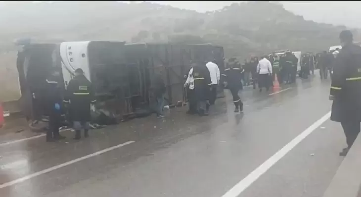 مقتل 11 شخصًا بانقلاب حافلة في المغرب.webp