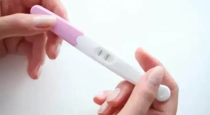 أبرز علامات الحمل مع نزول الدورة الشهرية