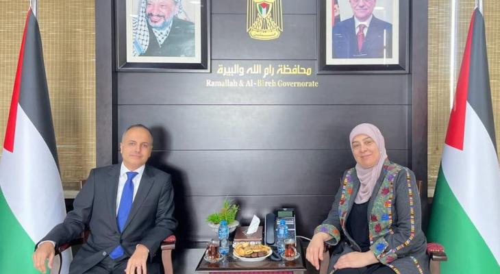 غنام تطلع السفير المصري على المستجدات الفلسطينية