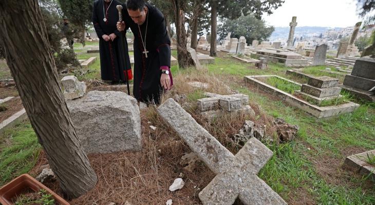 بطاركة ورؤساء الكنائس في القدس يدينون الاعتداء على المقبرة البروتستانتية