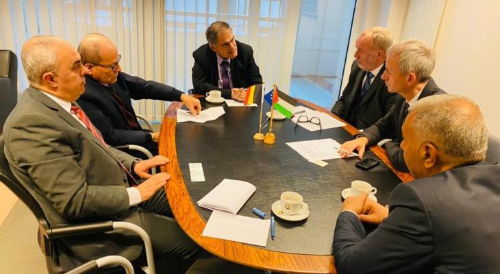 أبو بكر يثمن اهتمام لجنة صداقة فلسطين في البرلمان البلجيكي بقضية الأسرى