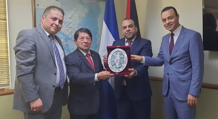 أمين عام اتحاد الكتاب يلتقي وزير خارجية نيكاراغوا