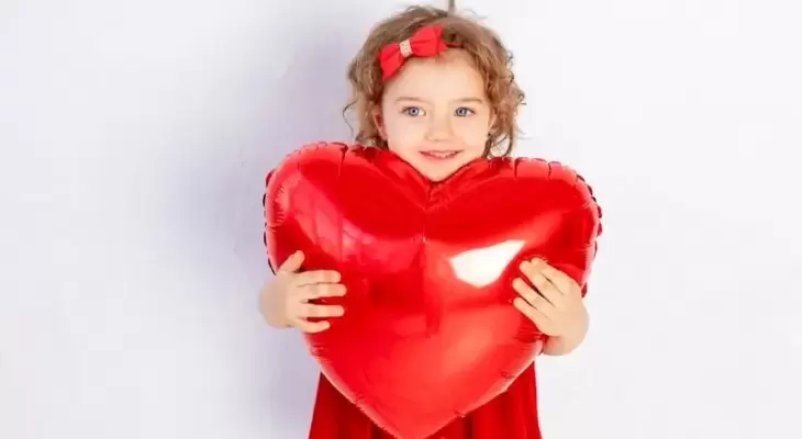 عبارات جميلة للأطفال في عيد الحب