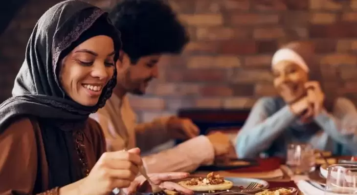 تفسير حلم الإفطار في شهر رمضان