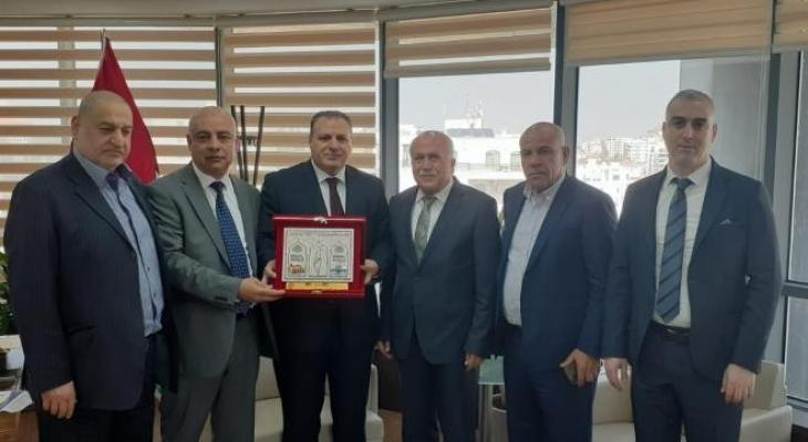 جمعية رجال الأعمال بغزة يلتقي السفير الأردني