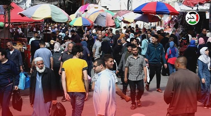 الفلسطينيون في غزّة يستعدون لاستقبال عيد الفطر السعيد رغم الجرح النازف