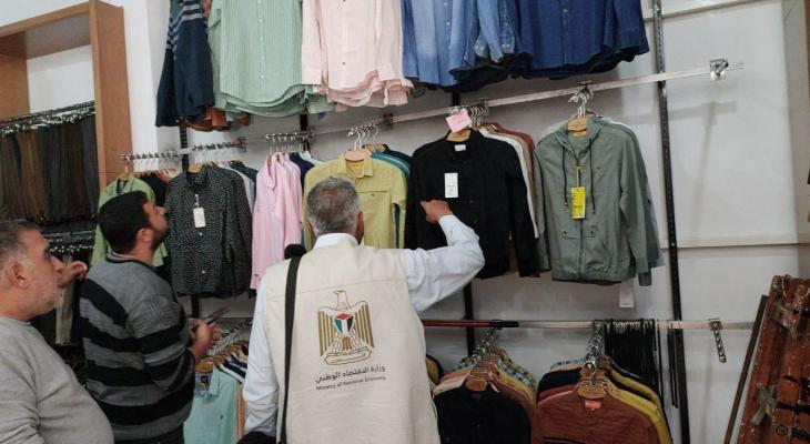 جولات رقابية على محلات الملابس في خانيونس