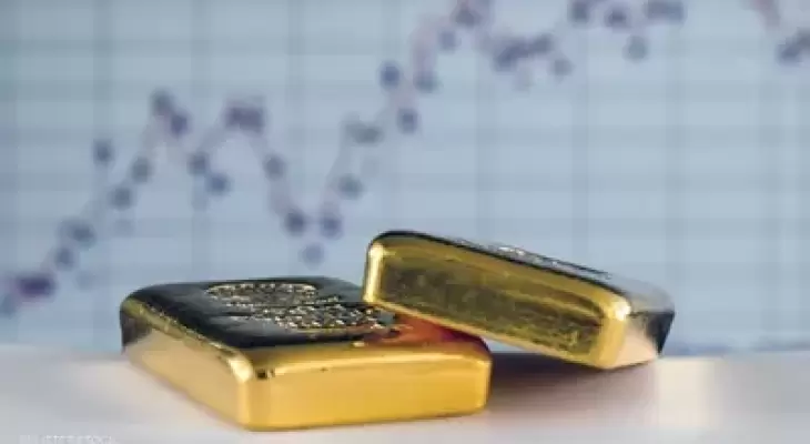 الذهب يستفيد من ضعف الدولار وسط ترقب لقرار الفائدة الأميركية