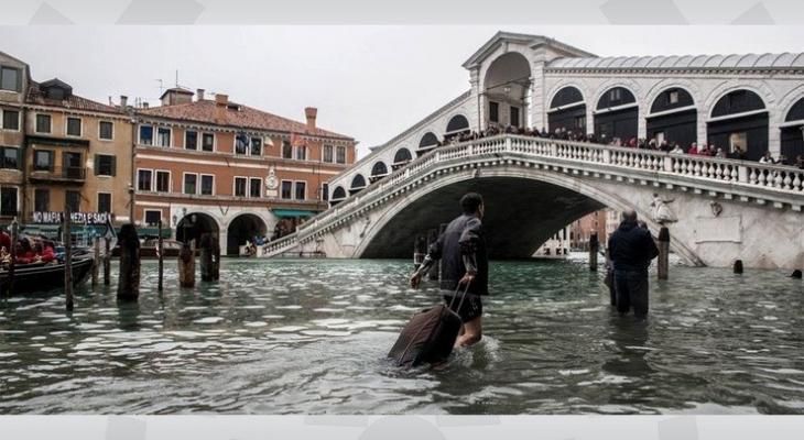 السلطات الإيطالية تُجلي 900 شخص جراء أمطار غزيرة وفيضانات.jpeg
