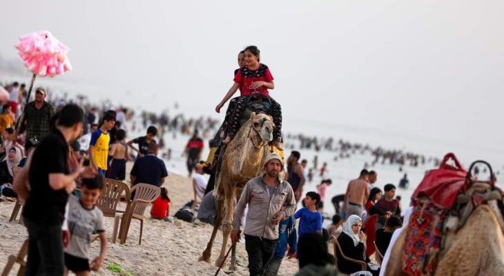 تقرير: "شاطئ البحر".. متنفس غزّة الوحيد في ظل الحصار الخانق المفروض منذ 17 عاماً