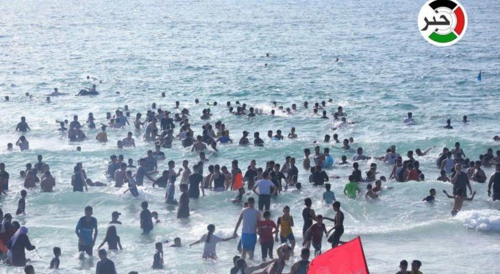 طواقم الإنقاذ تمنع السباحة في بحر غزّة من اليوم حتى مساء غد الإثنين