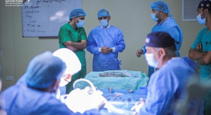 مستشفى حمد بغزة يستقبل وفداً قطرياً لإجراء 50 عملية زراعة قوقعة.jpg