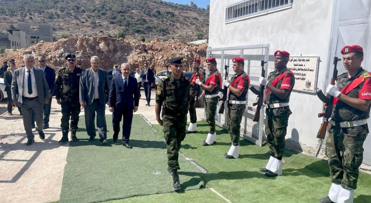 رئيس الوزراء الفلسطيني يجري جولة في طولكرم