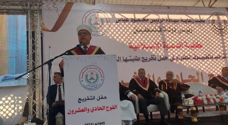 وزير الأوقاف يكرّم خريجي كلية الدعوة في غزة