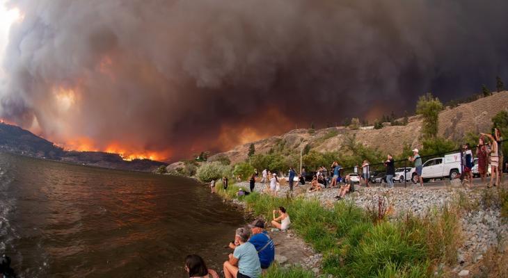 إخلاء مدينة كندية وإعلان حالة الطوارئ في مقاطعة بسبب الحرائق