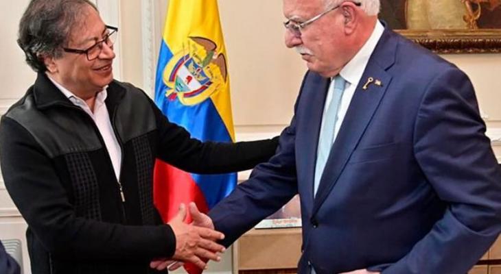 المالكي يسلّم الرئيس الكولومبي رسالة من الرئيس عباس