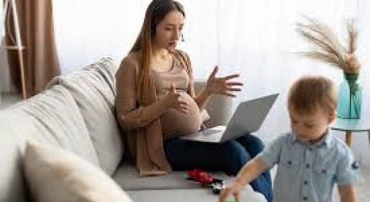الحياة العملية والأمومة