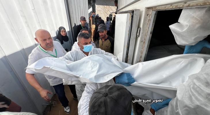 الصحة في غزة: استلام 30 جثماناً جديداً لشهداء أفرج عنهم الاحتلال