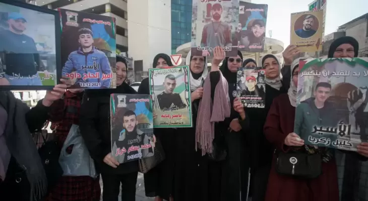 الاحتلال يمنع عائلات الأسرى المبعدين إلى مصر من السفر