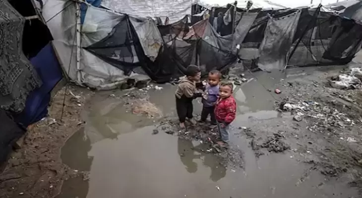 غرق الخيام في غزة بسب الأمطار