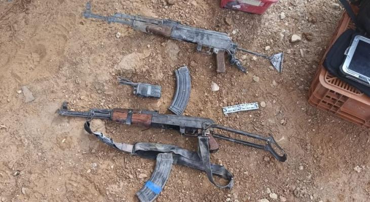 الاحتلال يزعم العثور على على أسلحة لـ"حماس" في "ببئيري"