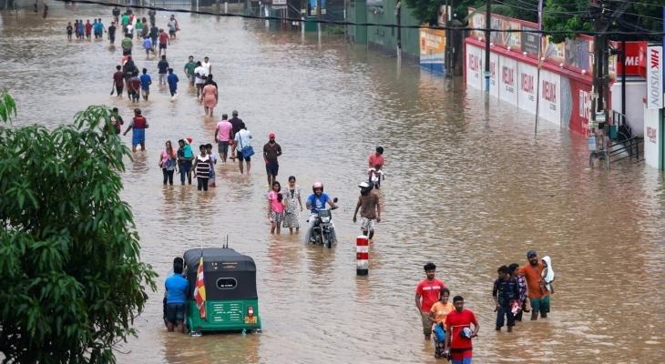 الفيضانات وانهيارات التربة في سريلانكا