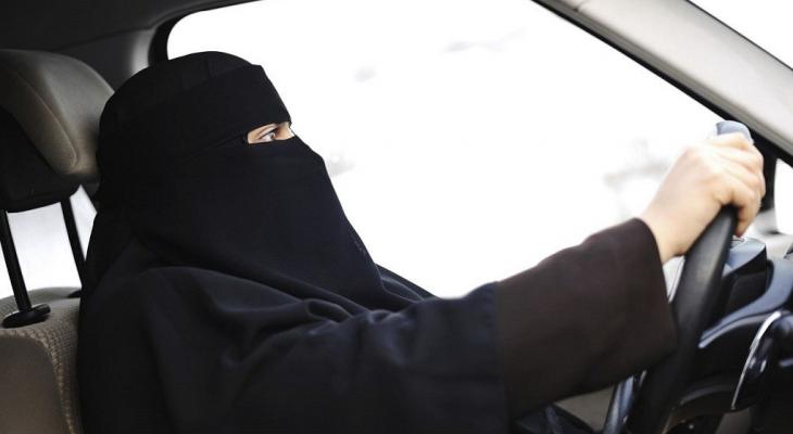 العاهل السعودي يسمح للمرأة بقيادة السيارة.jpg