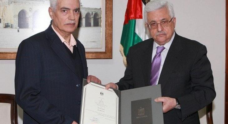 الرئيس ينعى الشاعر الكبير أحمد دحبور