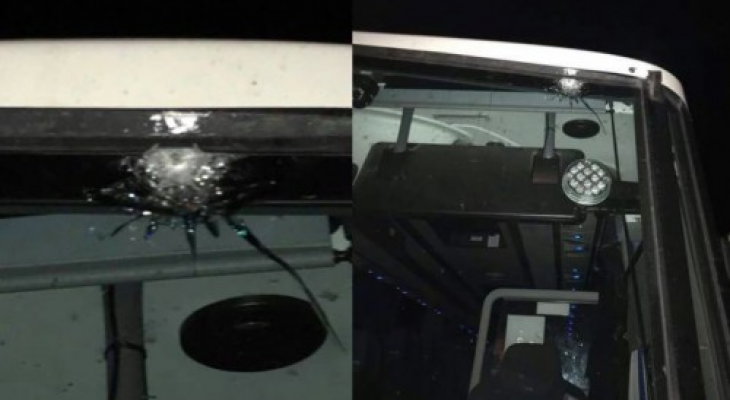 أضرار بحافلة مستوطنين بإطلاق مقاومين النار عليها في جنين